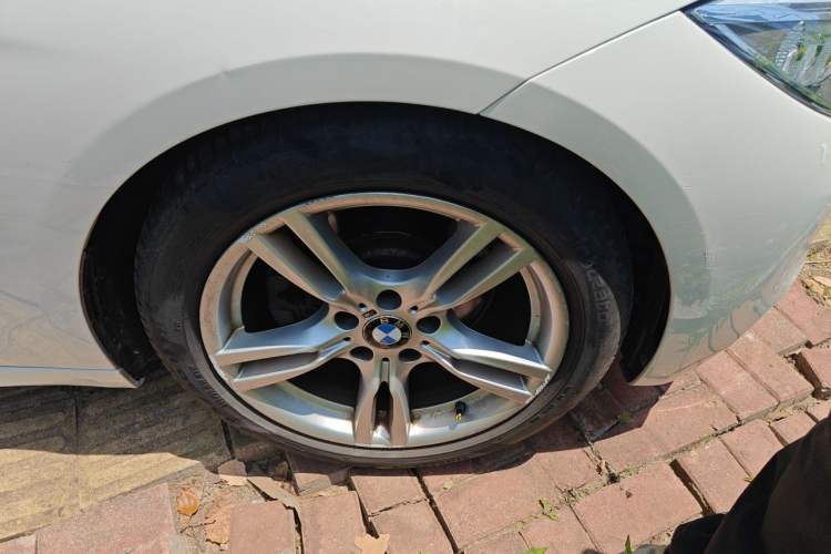 Used BMW 3 Series GT 2013 328i Sport Design Package Right Front Wheel Hub