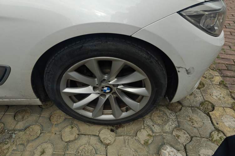 Used BMW 3 Series GT 2013 328i Sport Design Package Right Front Wheel Hub