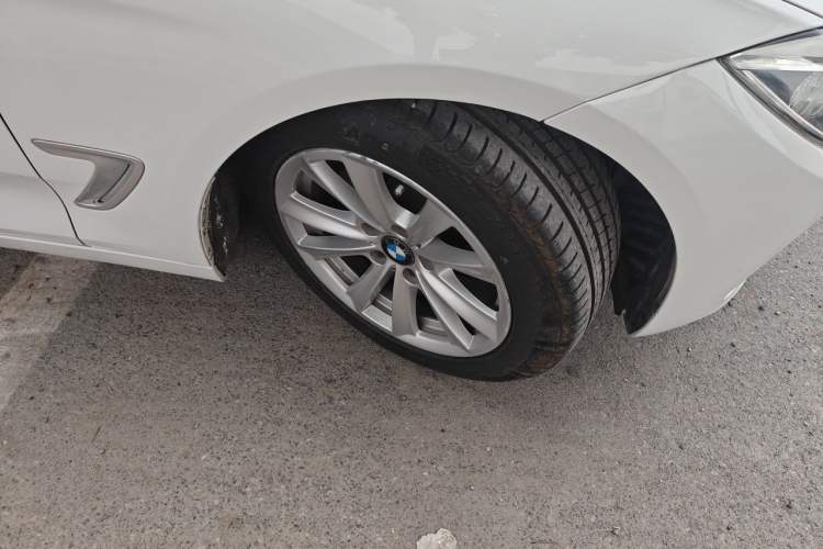 Used BMW 3 Series GT 2013 320i Sport Design Package Right Front Wheel Hub