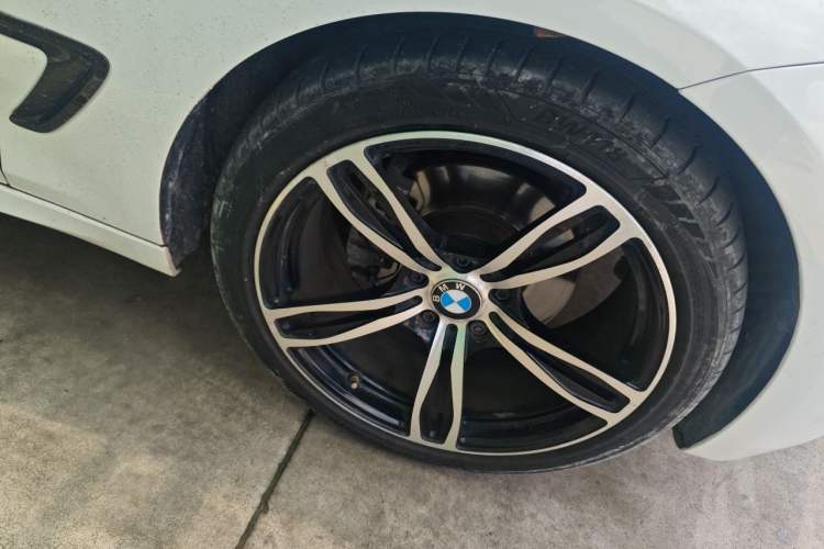 Used BMW 3 Series GT 2013 320i Sport Design Package Right Front Wheel Hub