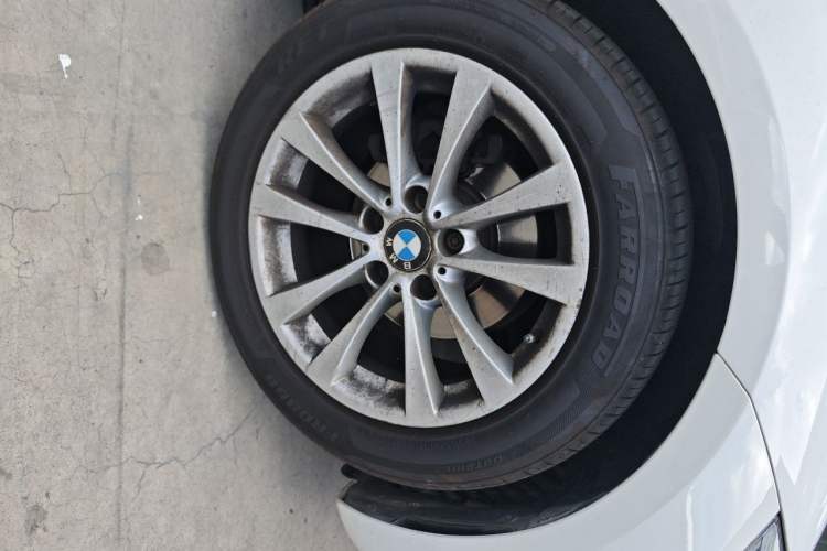 Used BMW 3 Series GT 2013 320i Leading Model Right Front Wheel Hub