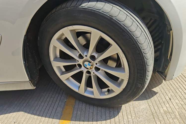 Used BMW 3 Series GT 2013 320i Leading Model Right Front Wheel Hub