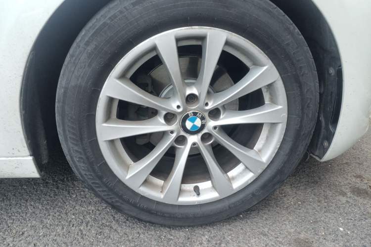 Used BMW 3 Series GT 2013 320i Leading Model Right Front Wheel Hub