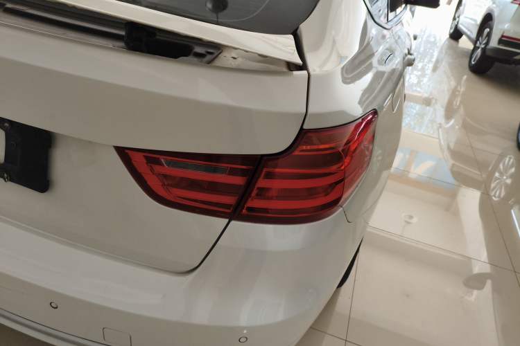 Used BMW 3 Series GT 2013 320i Sport Design Package Right Rear Taillight