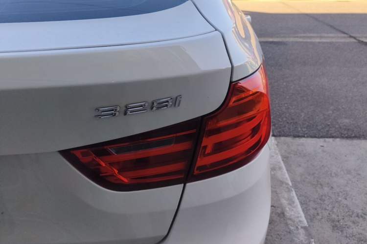 Used BMW 3 Series GT 2013 328i Sport Design Package Right Rear Taillight