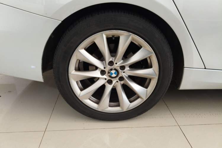 Used BMW 3 Series GT 2013 320i Sport Design Package Right Rear Wheel Hub