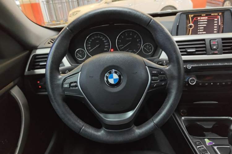 Used BMW 3 Series GT 2013 320i Leading Model Steering Wheel