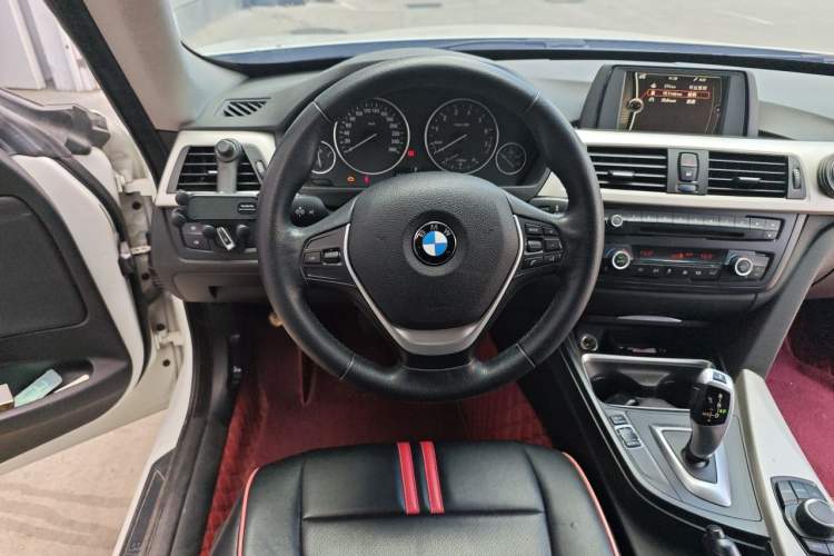 Used BMW 3 Series GT 2013 320i Leading Model Steering Wheel