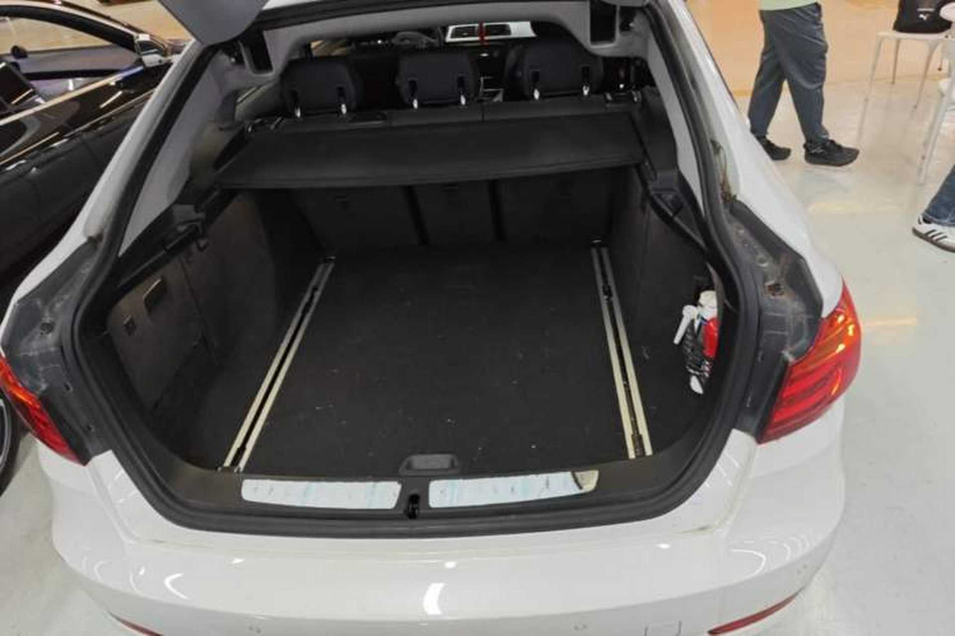 Used BMW 3 Series GT 2013 320i Leading Model Trunk