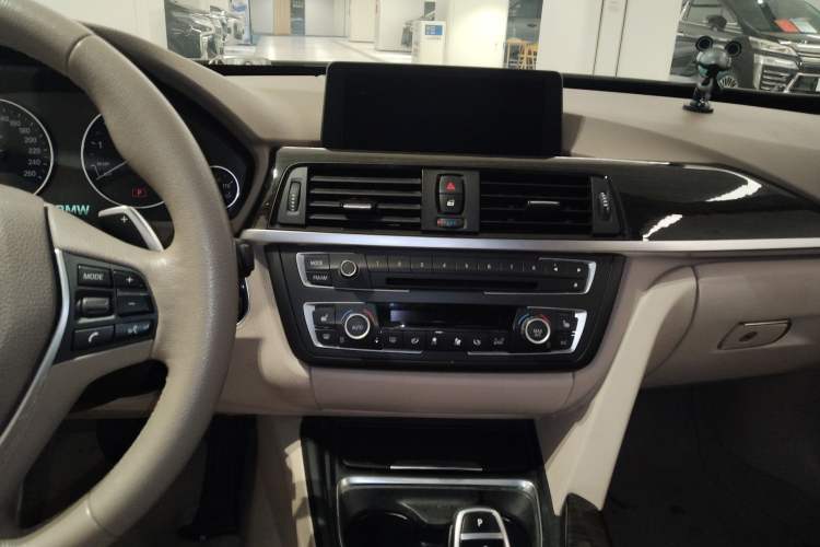 Used BMW 3 Series GT 2013 328i Sport Design Package Audio And AC Panel
