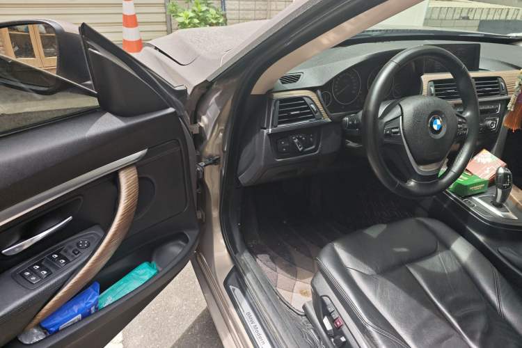 Used BMW 3 Series GT 2013 320i Sport Design Package Driver Seat