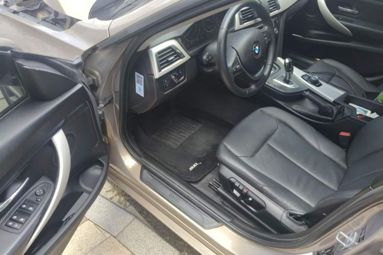 Used BMW 3 Series GT 2013 320i Leading Model Driver Seat