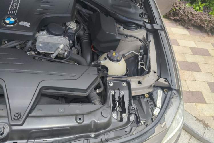 Used BMW 3 Series GT 2013 320i Leading Model Engine Bay Left