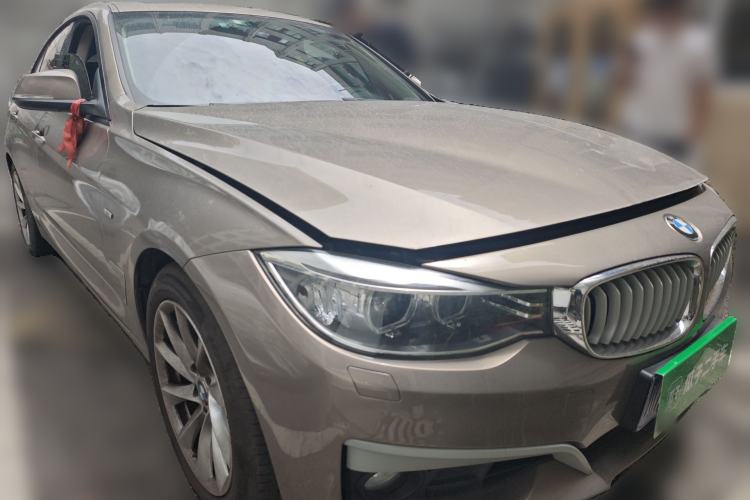 Used BMW 3 Series GT 2013 320i Sport Design Package Front Right 45 Deg