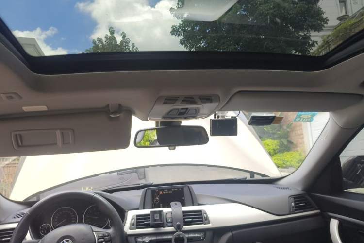 Used BMW 3 Series GT 2013 320i Leading Model Headliner