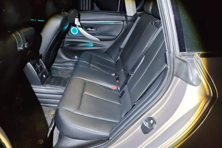 Used BMW 3 Series GT 2013 320i Leading Model Interior 4