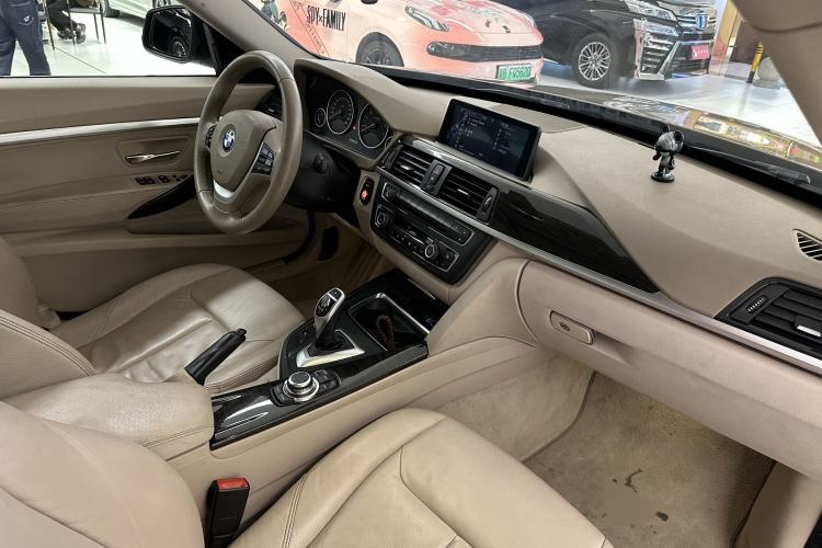 Used BMW 3 Series GT 2013 328i Sport Design Package Interior 9