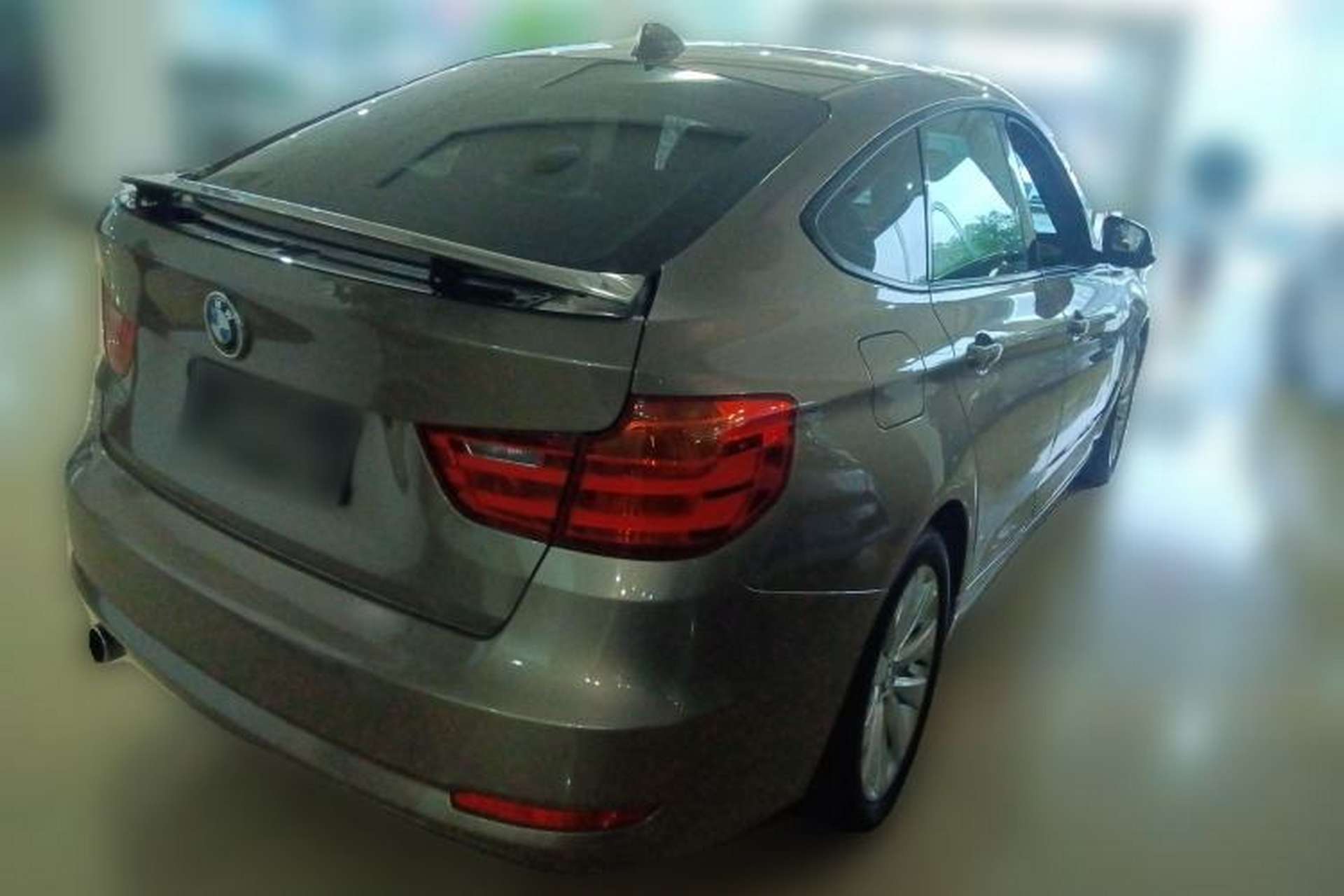 Used BMW 3 Series GT 2013 320i Leading Model Rear Right 45 Deg