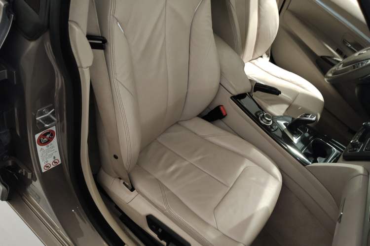 Used BMW 3 Series GT 2013 328i Sport Design Package Right Front Seat