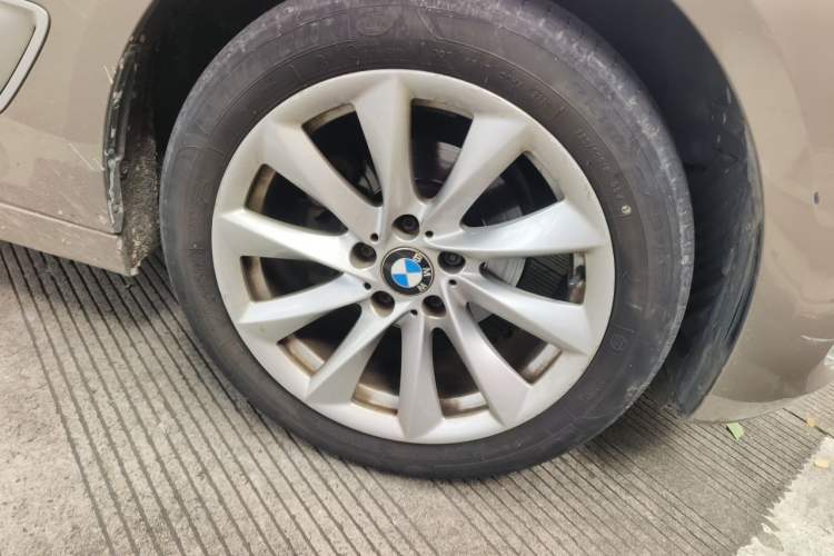 Used BMW 3 Series GT 2013 320i Sport Design Package Right Front Wheel Hub