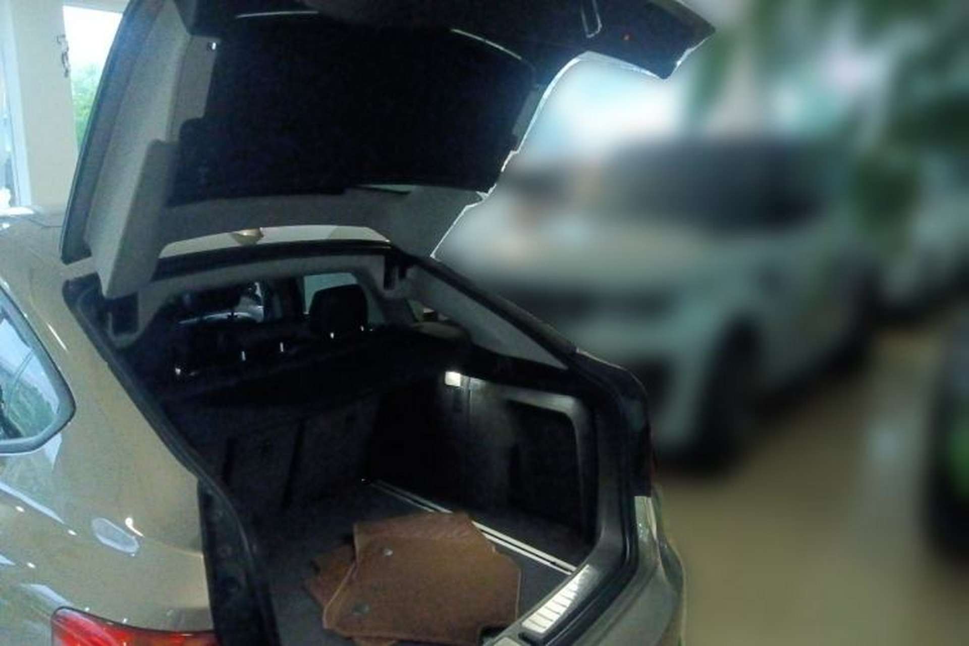 Used BMW 3 Series GT 2013 320i Leading Model Trunk