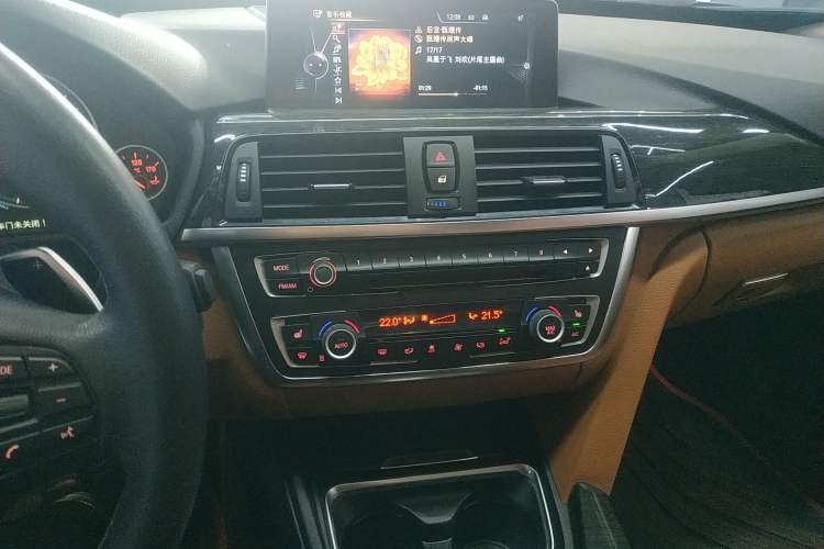 Used BMW 3 Series GT 2014 328i Design Package Model Audio And AC Panel