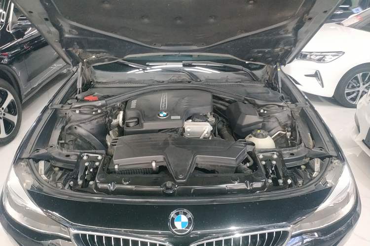 Used BMW 3 Series GT 2014 328i Design Package Model Engine Bay