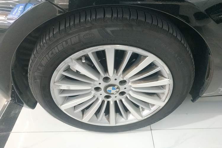 Used BMW 3 Series GT 2014 328i Design Package Model Left Front Wheel Hub
