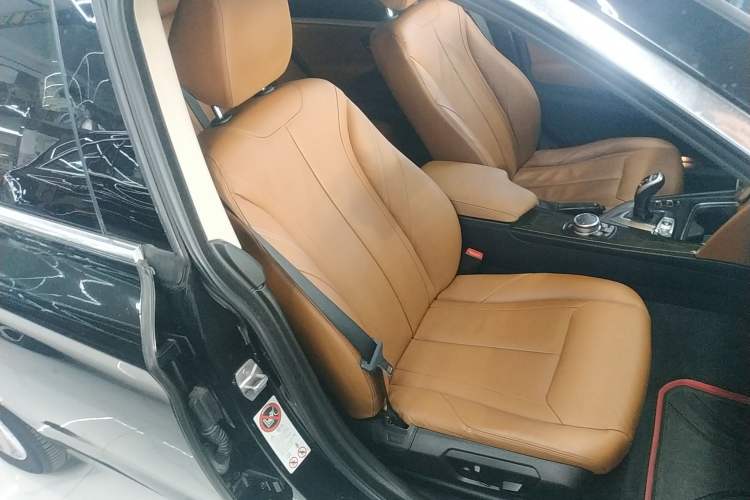 Used BMW 3 Series GT 2014 328i Design Package Model Right Front Seat