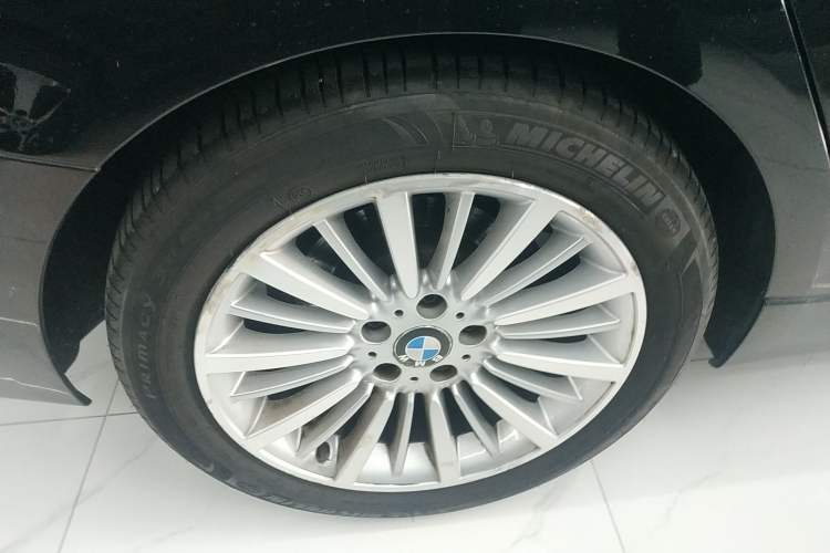 Used BMW 3 Series GT 2014 328i Design Package Model Right Rear Wheel Hub
