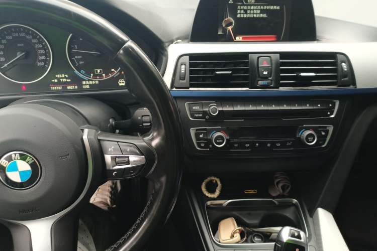 Used BMW 3 Series GT 2014 320i Leading Model Audio And AC Panel