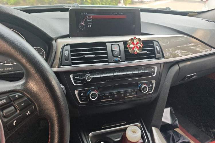 Used BMW 3 Series GT 2014 320i Design Package Model Audio And AC Panel