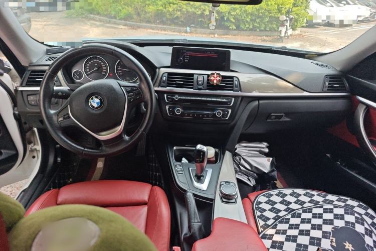 Used BMW 3 Series GT 2014 320i Design Package Model Center Console