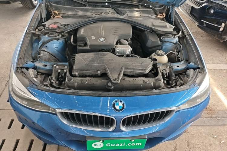 Used BMW 3 Series GT 2014 328i Design Package Model Engine Bay