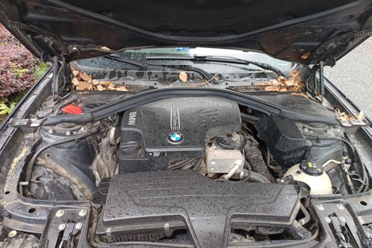 Used BMW 3 Series GT 2014 320i Leading Model Engine Bay