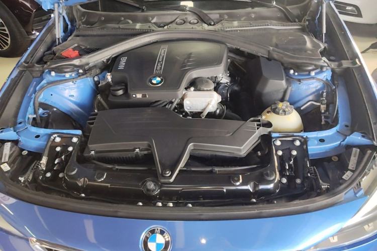 Used BMW 3 Series GT 2014 328i Design Package Model Engine Bay