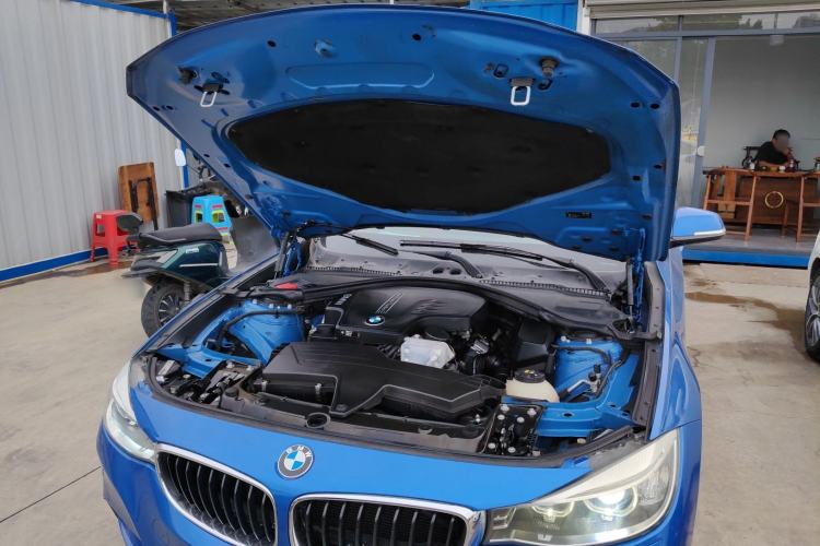 Used BMW 3 Series GT 2014 320i Design Package Model Engine Bay
