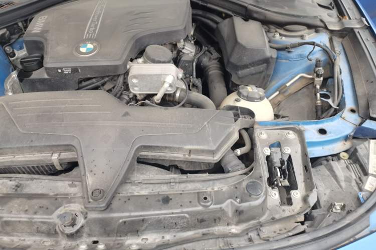 Used BMW 3 Series GT 2014 320i Leading Model Engine Bay Left