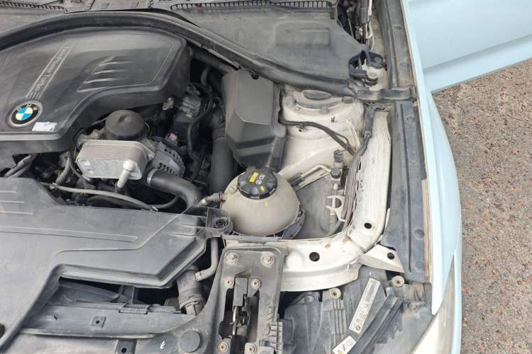 Used BMW 3 Series GT 2014 320i Design Package Model Engine Bay Left