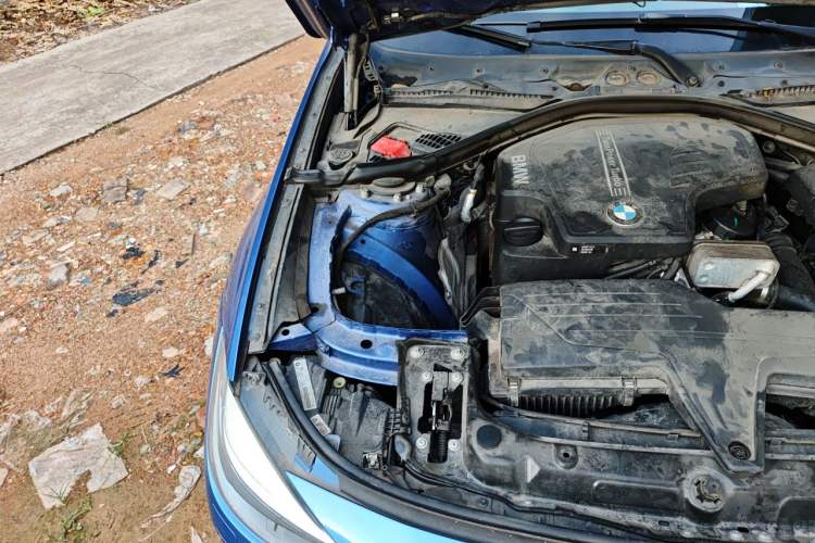 Used BMW 3 Series GT 2014 320i Design Package Model Engine Bay Right