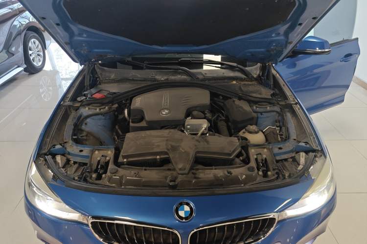 Used BMW 3 Series GT 2014 320i Design Package Model Engine Bay