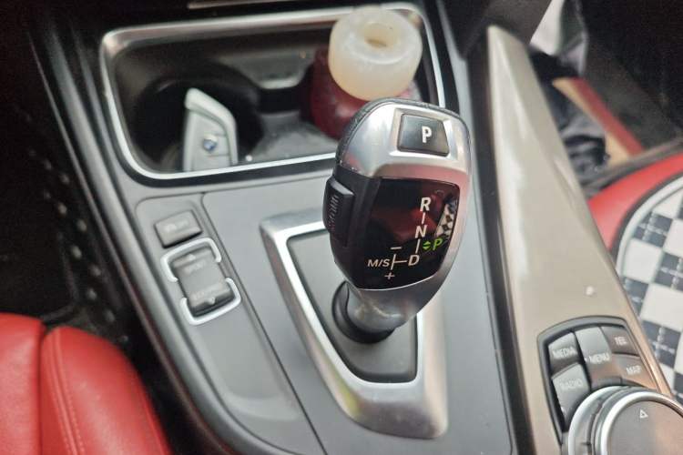Used BMW 3 Series GT 2014 320i Design Package Model Gear Lever