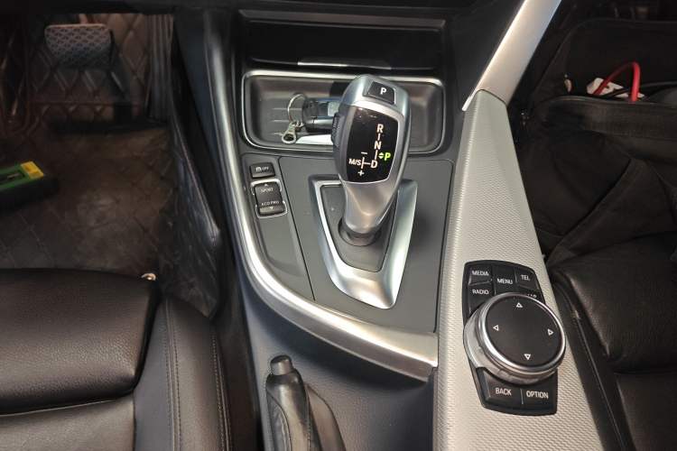 Used BMW 3 Series GT 2014 320i Design Package Model Gear Lever