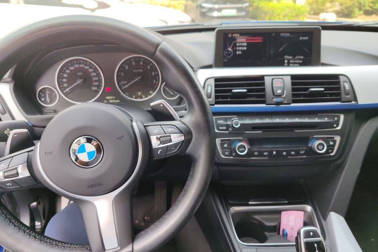 Used BMW 3 Series GT 2014 328i Design Package Model Interior 1