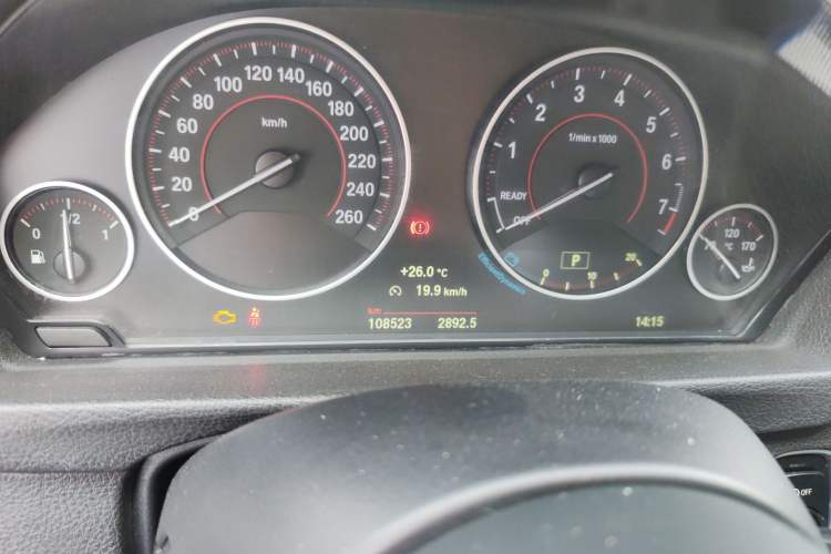 Used BMW 3 Series GT 2014 328i Design Package Model Odometer Close Up