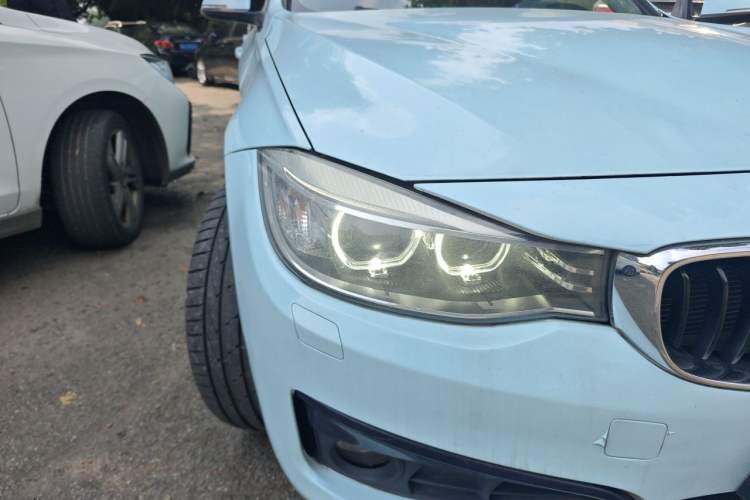 Used BMW 3 Series GT 2014 320i Design Package Model Right Front Headlight