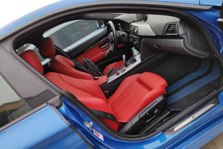Used BMW 3 Series GT 2014 320i Design Package Model Right Front Seat