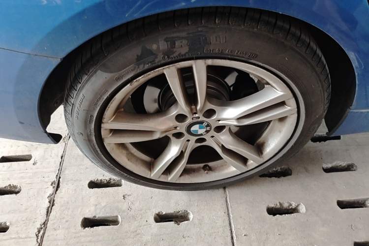 Used BMW 3 Series GT 2014 328i Design Package Model Right Rear Wheel Hub