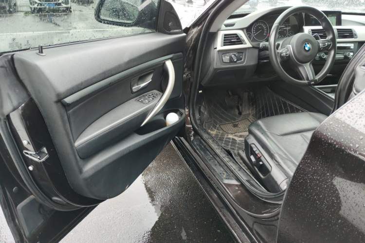 Used BMW 3 Series GT 2014 320i Leading Model Driver Seat
