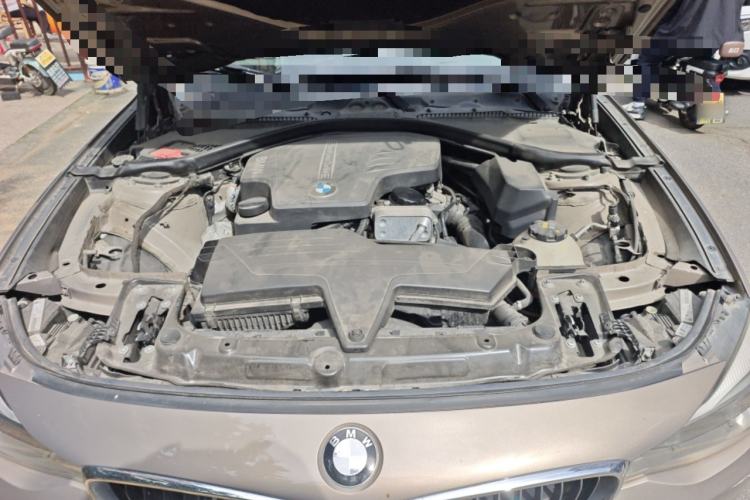 Used BMW 3 Series GT 2014 328i Design Package Model Engine Bay